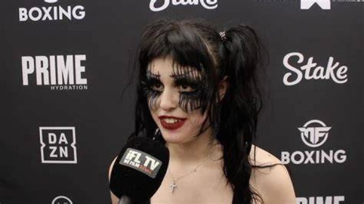 6ar6ie6 is an Australian boxer and TikTok star