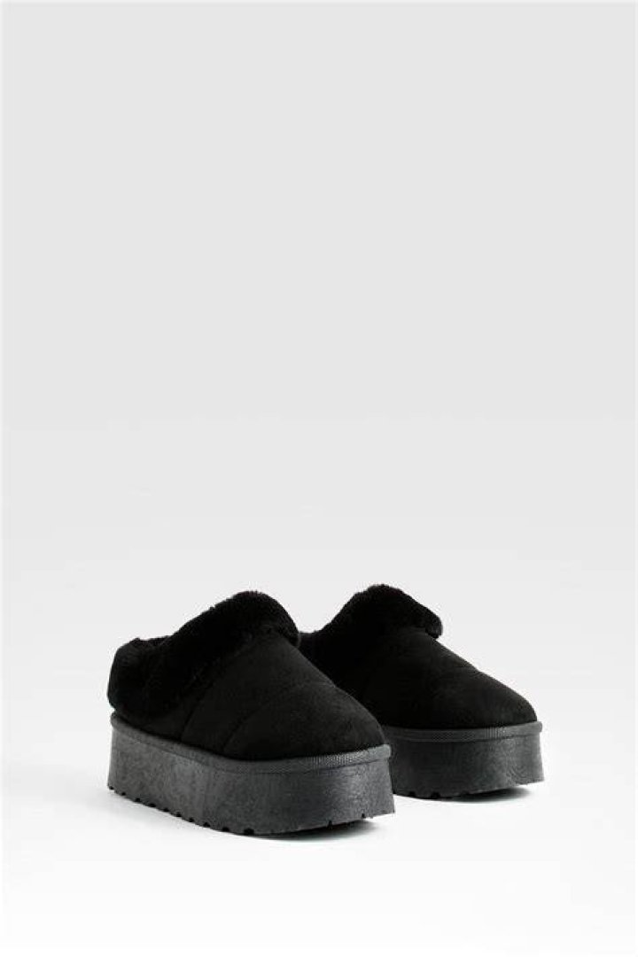 A cosy pair of mules with faux fur lining? Yes, please!