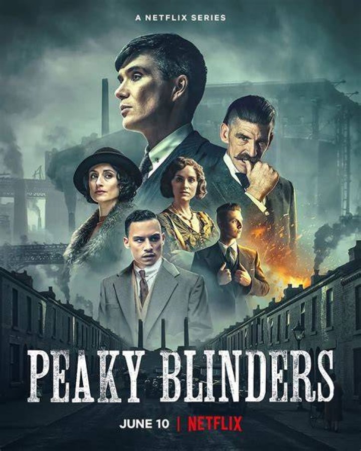  A Peaky Blinders fan had to do a double take when she spotted her B&Q wallpaper on the 1920s gangster show