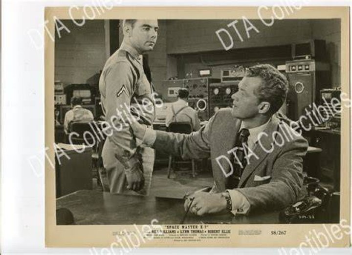 A promotional still of Robert Aramayo playing Rob in Behind Her Eyes.