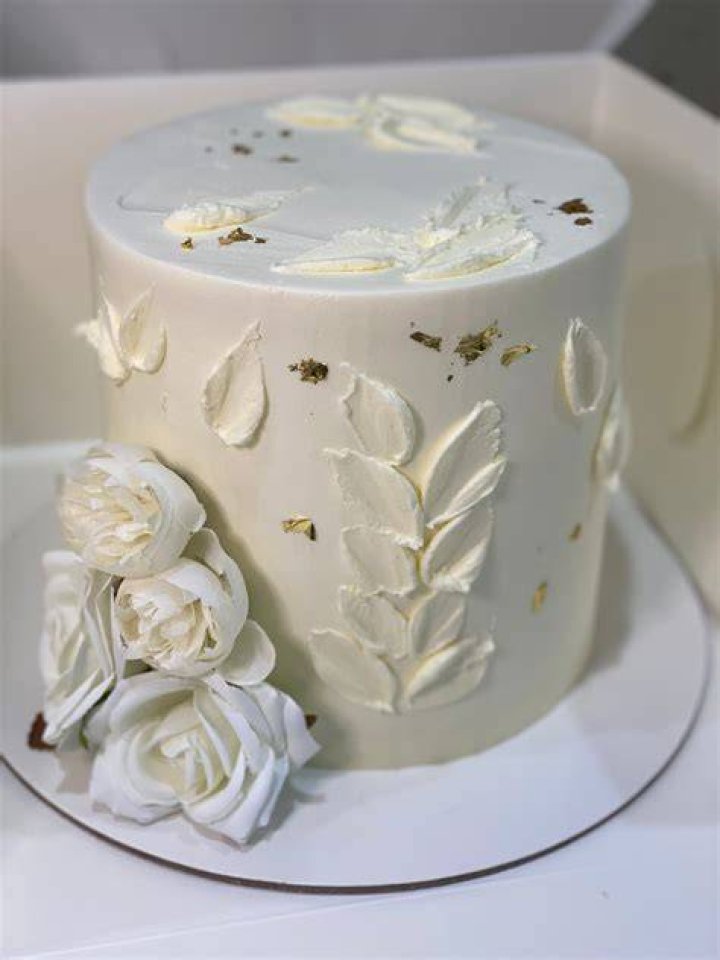 A stunner of a cake with its scalloped-edged marzipan topping