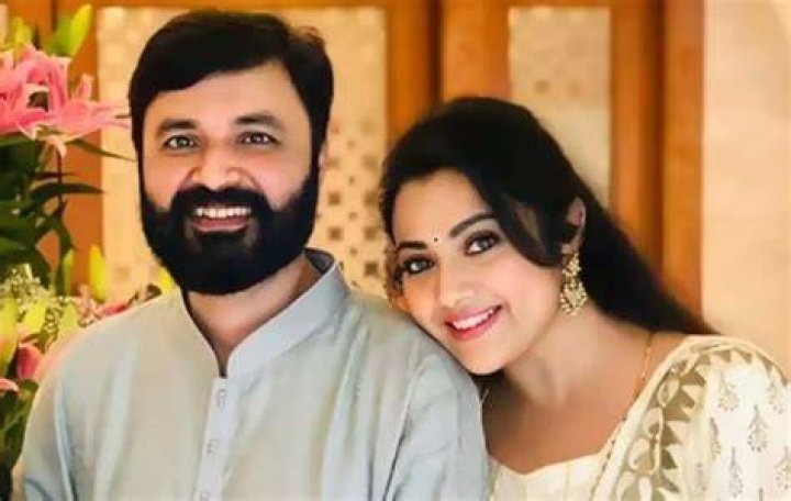 Actress Meena husband