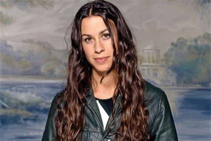 Alanis Morissette Wiki, Age, Biography