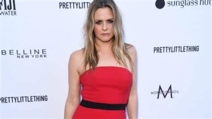 Alicia Silverstone is battling body shamers online