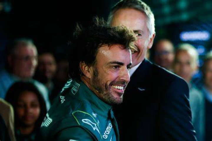 Alonso has fuelled rumours that he is dating Taylor Swift