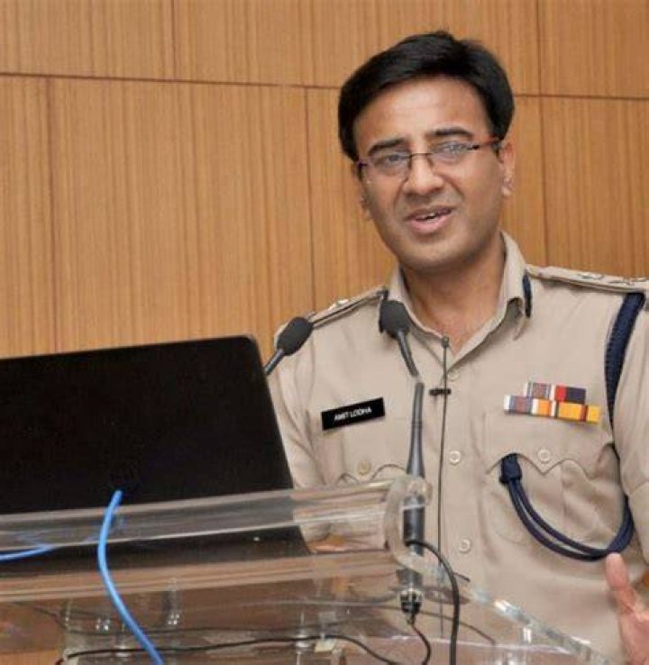 Amit Lodha (IPS Officer) Wiki, Age, Wife, Son, Parents, Education
