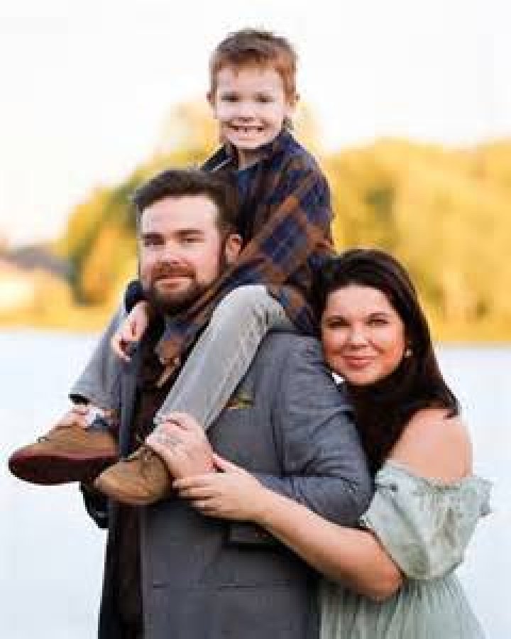Amy Duggar King's IG comments. 