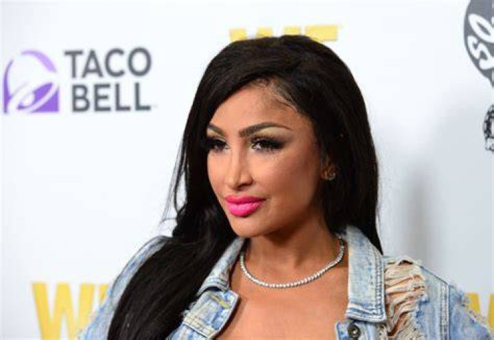 Angel Brinks on WEtv's Angel Brinks: The Real Bling