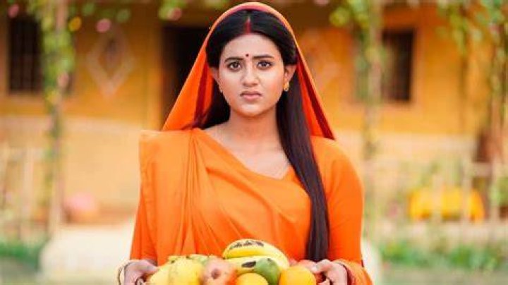 Anjali Arora [ Kacha Badam Girl ] Age Height 2024 Instagram Viral Video