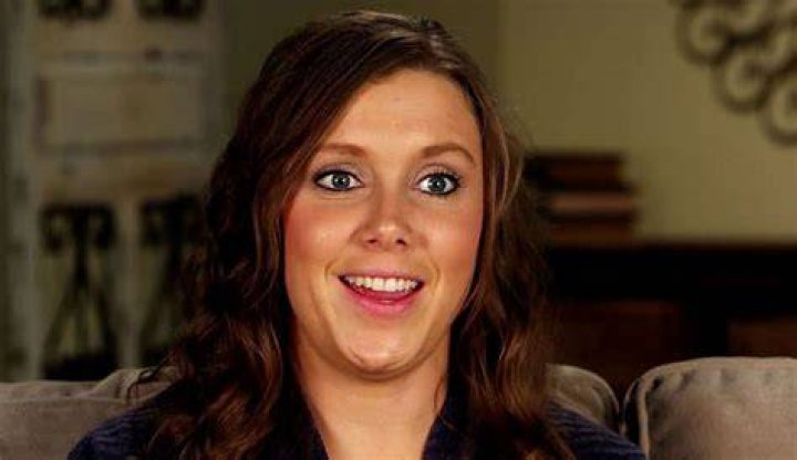 Anna Duggar in a 19 Kids and Counting confessional.