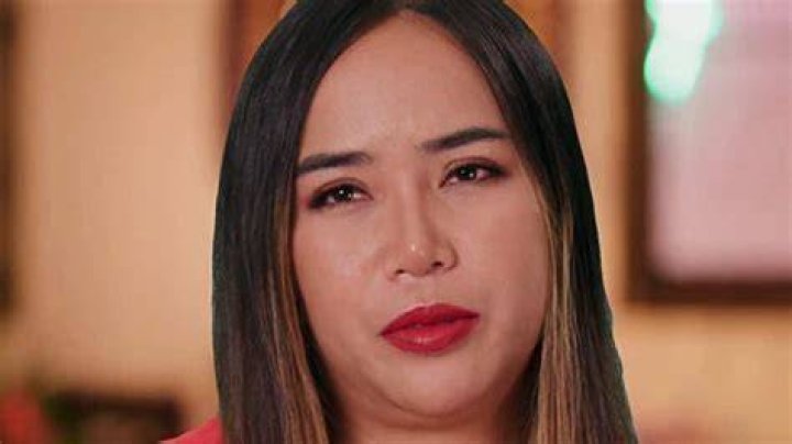 annie suwan receives compliments on her lip injections on IG