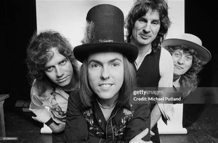 Bassist Jim Lea left at the same time as Noddy, to study psychology and open a business