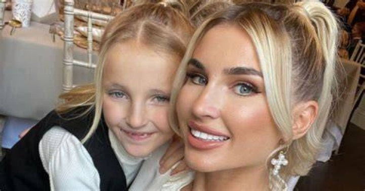 Billie Faiers with daughter Nelly at her birthday party