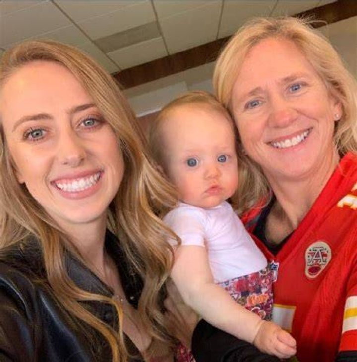 Brittany Matthews With Her Mother And Siblings