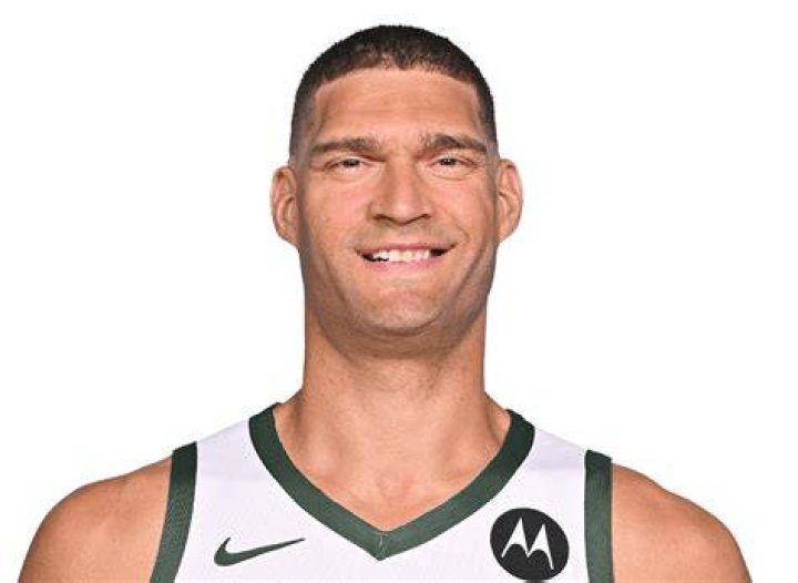 Brook Lopez with Milwaukee Bucks (Source: Facebook)