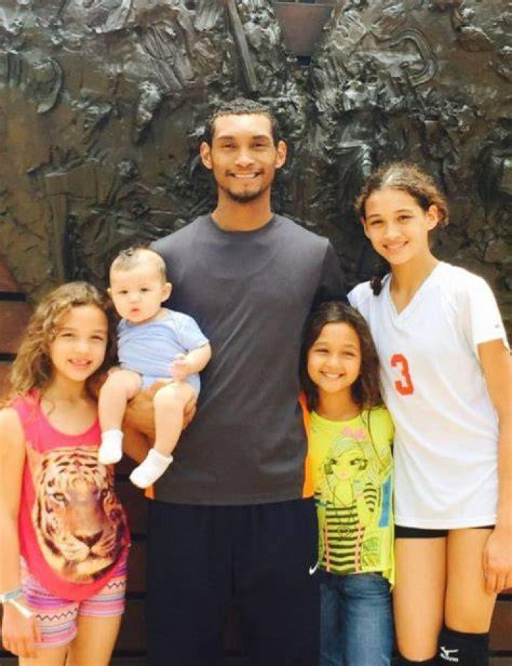 Childhood Picture Of Mya With Her Father And Siblings