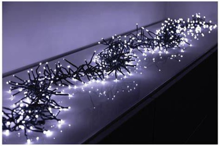  Cluster lights are a must for giving your tree that winter wonderland effect