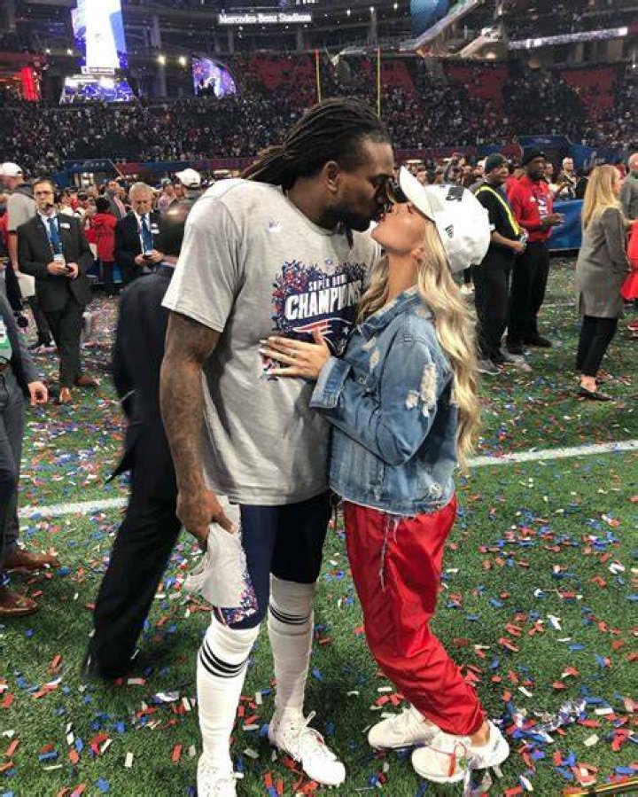 Cordarrelle Patterson kiss his girlfriend, Taylor Quick.