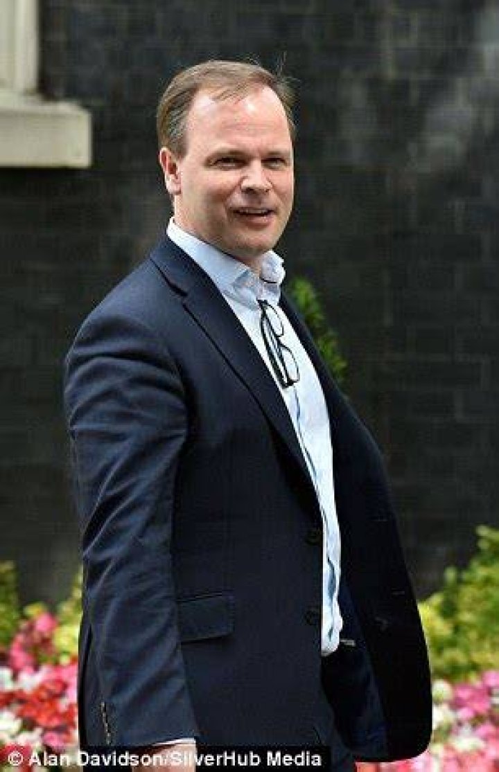  Craig Oliver was knighted in the 2016 Resignation Honours after David Cameron stepped down as Prime Minister in the wake of the European Union membership referendum