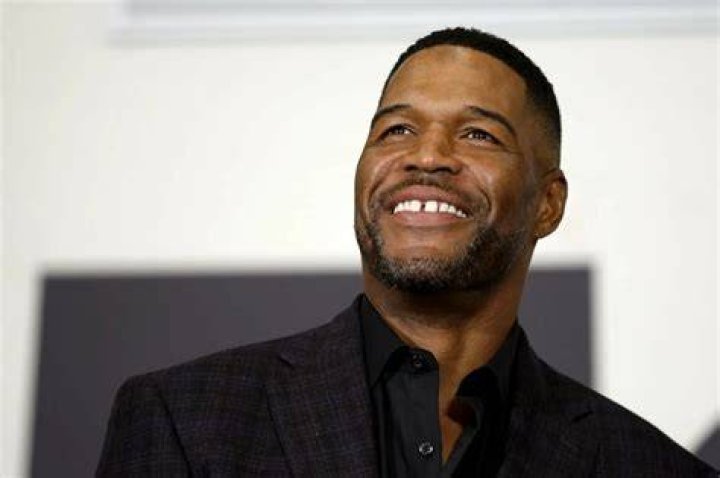 custom michael strahan sneakers on pyramid