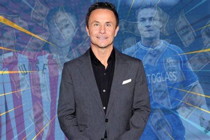 Dennis Wise Net Worth, Age, Height, Wife, Daughter Amber Joins Love Island Villa, Career 1 Dennis Wise Net Worth