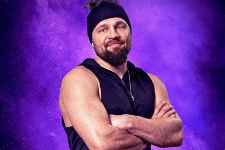 derrick kosinski in a video for the challenge all stars 3