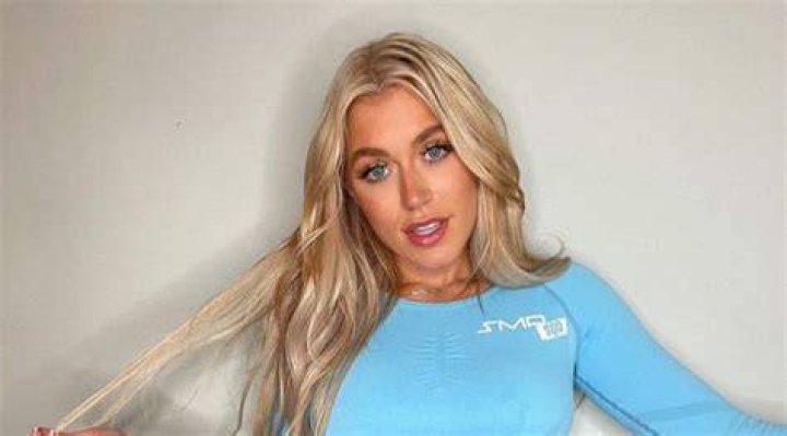 Elle Brooke is 3-0 as a boxer