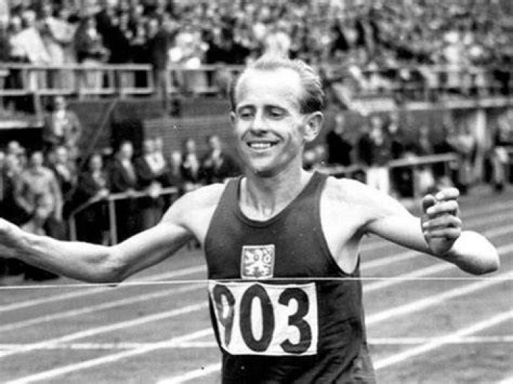 Emil Zatopek on field