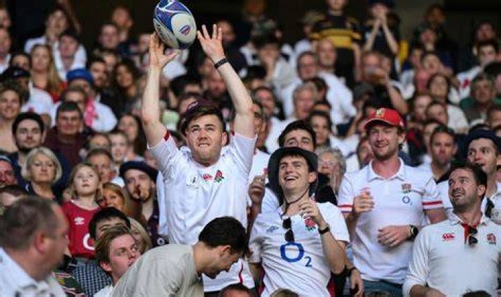  England rugby fans have been singing Swing Low, Sweet Chariot since around 1988