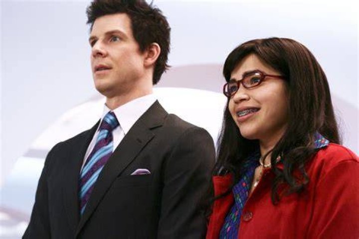 Eric Mabius Interview &ldquo;Ugly Betty&rdquo; Star Talks Hallmark&rsquo;s to