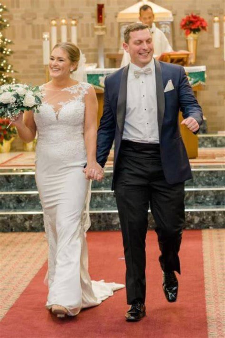 Erin Mayer Walks Down The Aisle With Her Husband Sam Stanley In 2021