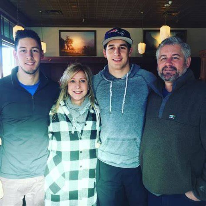 family-brady-skjei-occasion