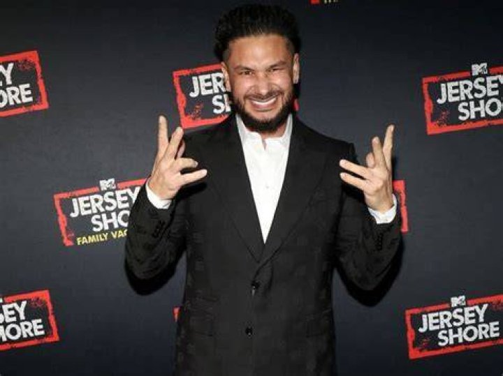 fans react to jersey shore crew in seaside heights