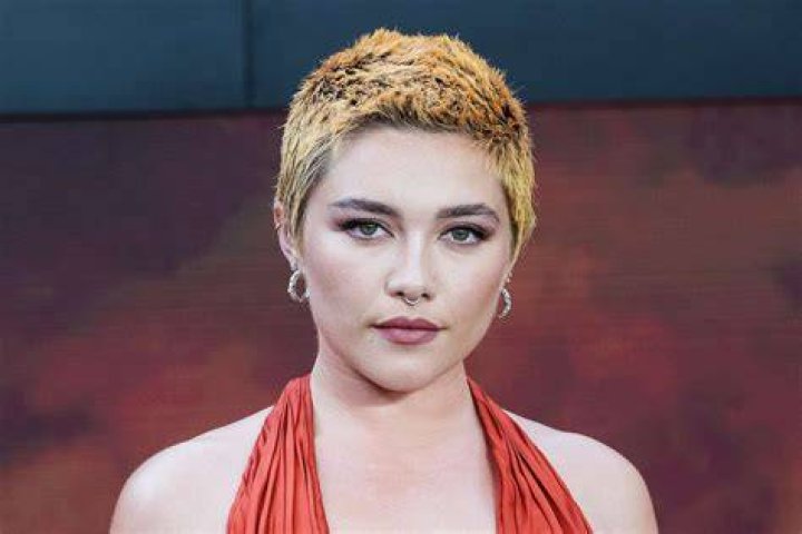 Florence Pugh&rsquo;s Topless &lsquo;Oppenheimer&rsquo; Scene Gets CGI Dress Edit in