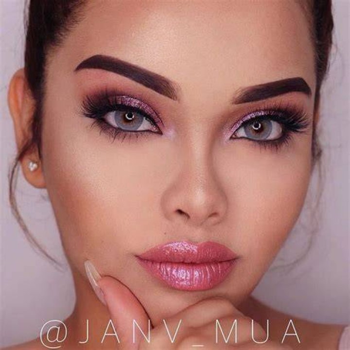 Follow ( lilmisschanel_mua ) for more! 💋 Valentine&rsquo;s Day makeup