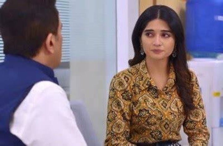 GHKKPM: Savi takes inspiration from her mother Sai; sneaks out of house to attend seminar
