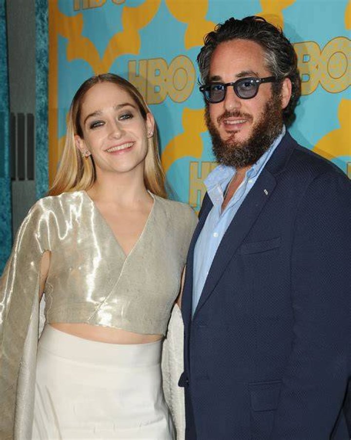 Girls Alum Jemima Kirke and Musician Alex Cameron Show PDA in NYC E! News