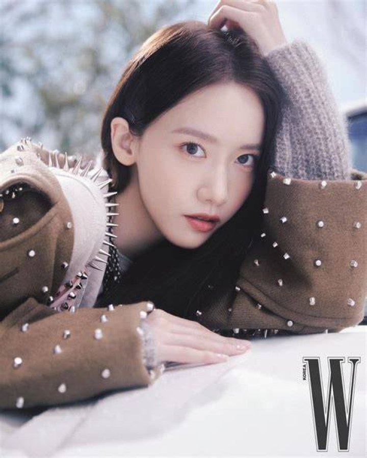 Girls&rsquo; Generations&rsquo; YoonA signs contract with SM Entertainment for third consecutive time