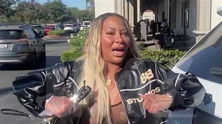 Hazel-E Says She Looks Like A White Woman