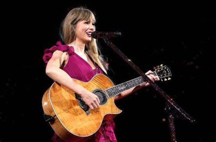 How to Play The Taylor Swift Mastermimd Game