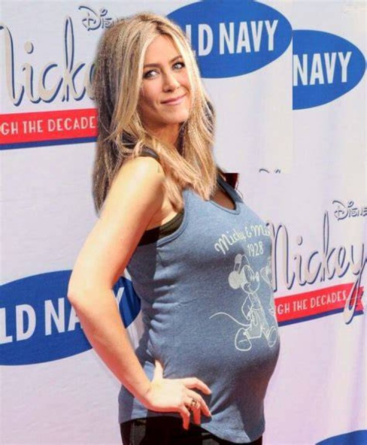 Jennifer Aniston is not Pregnant at all, Living happily with her