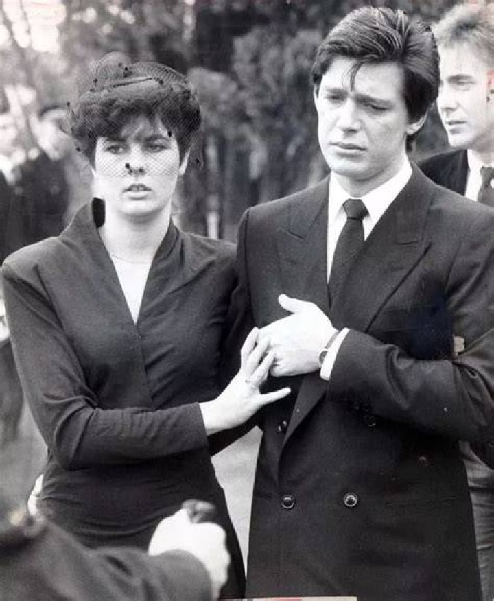  Jeremy Bamber with his girlfriend Julie Mugford at his family's funeral
