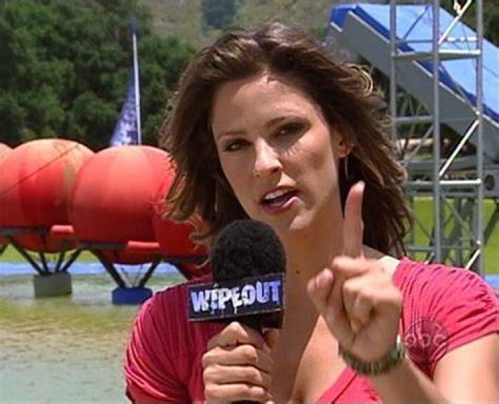 Jill Wagner host of Wipeout ) &hearts;
