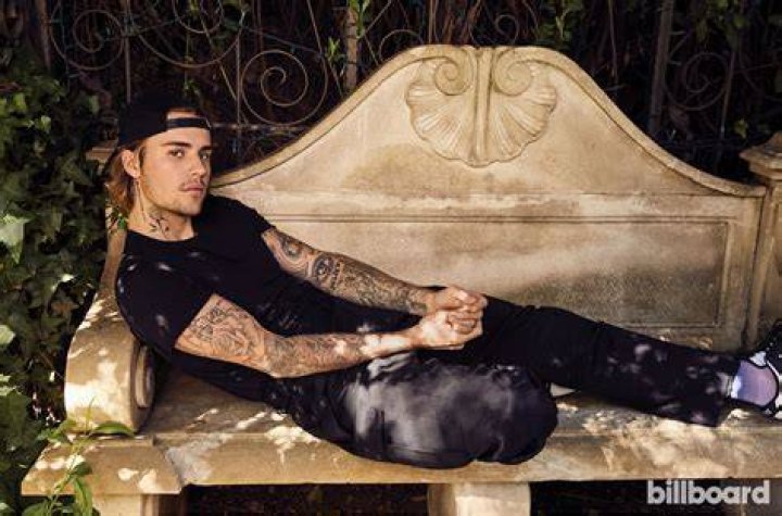  Justin Bieber's Purpose was also unpopular with 25,000 copies sold on compared to Adele's 32,000