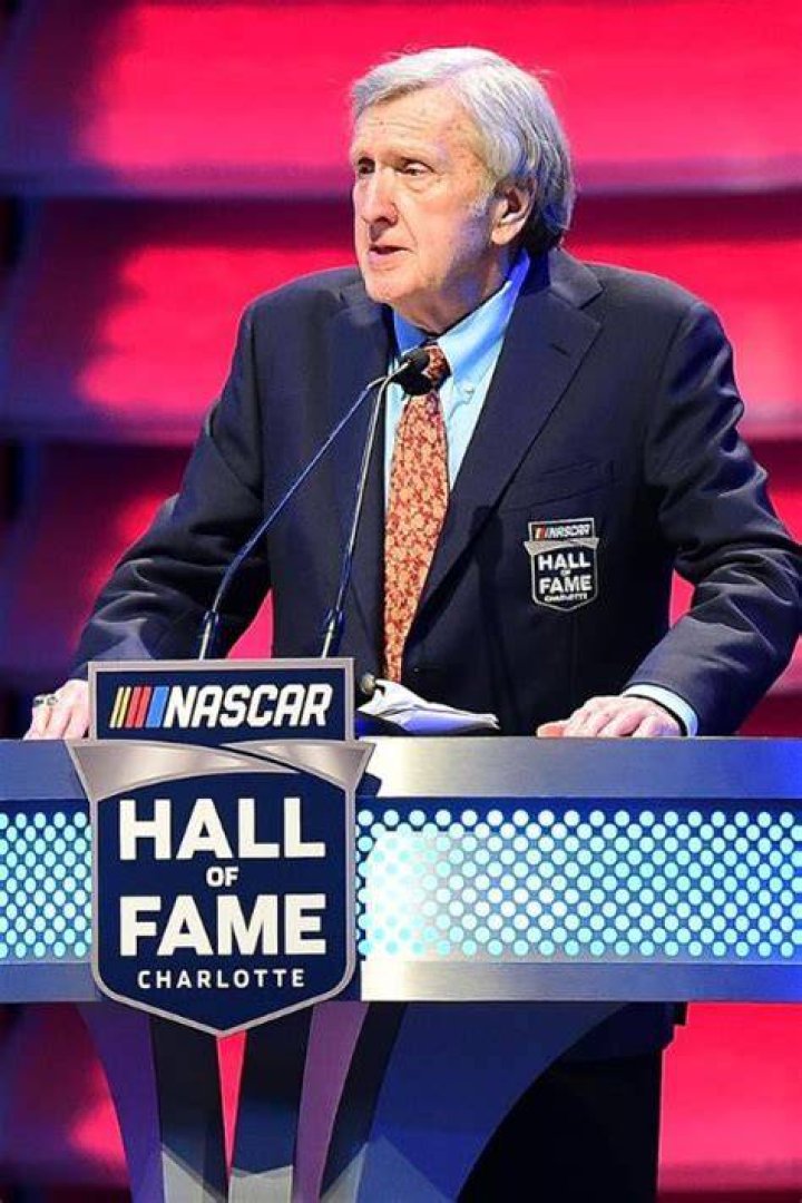 Ken Squier Giving A Speech In The NASCAR Hall Of Fame