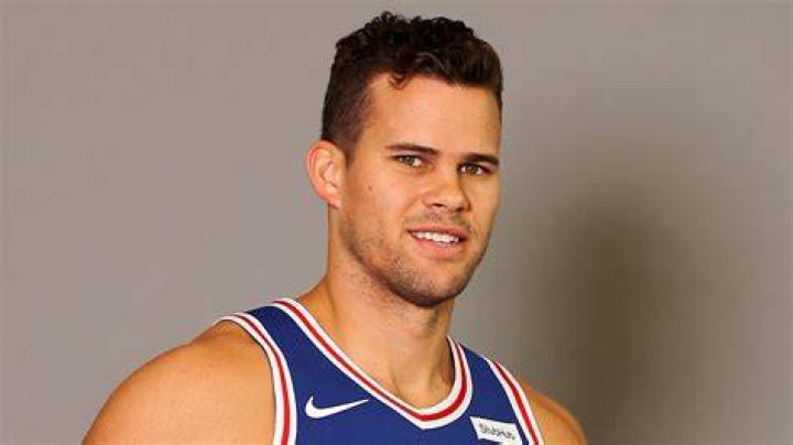 Kris Humphries' wife Kim Kardashian speaking in the White House