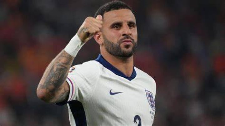 Kyle Walker rocks up hand in hand with Annie Kilner