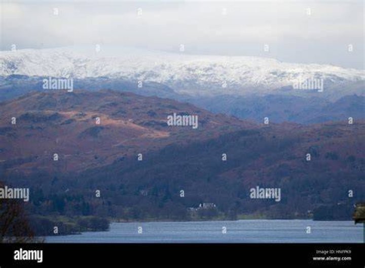  Lake Windermere saw overnight snow on the high fells