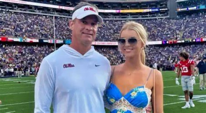 Lane Kiffin Wiki, Parents, Ethnicity, Biography, Age, Girlfriend, Career, Net Worth & More 1 Lane Kiffin Wiki