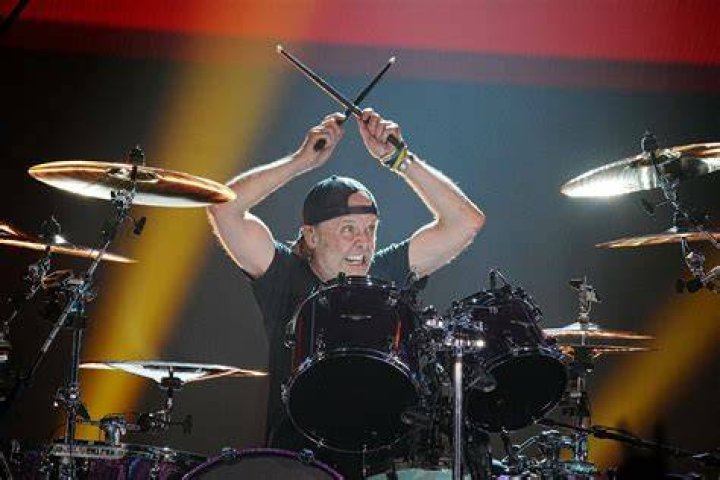 Lars Ulrich's Wife (someone get Lars a foot stool plz) Bodybuilding